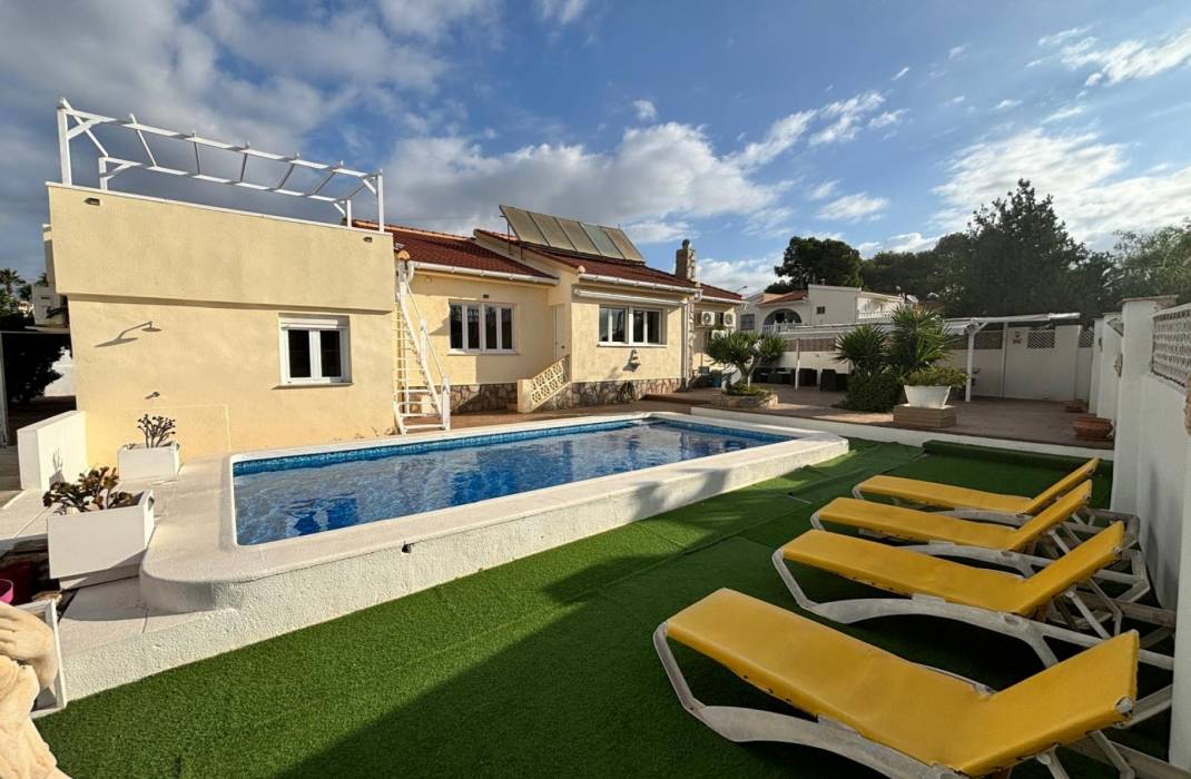 Revente - Vrijstaand Huis / Villa - Ciudad Quesada
