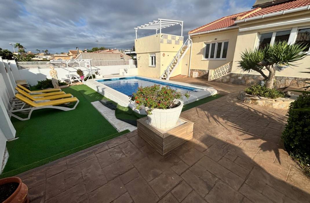 Revente - Vrijstaand Huis / Villa - Ciudad Quesada