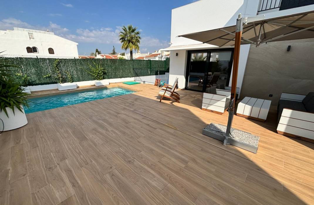 Revente - Vrijstaand Huis / Villa - Ciudad Quesada