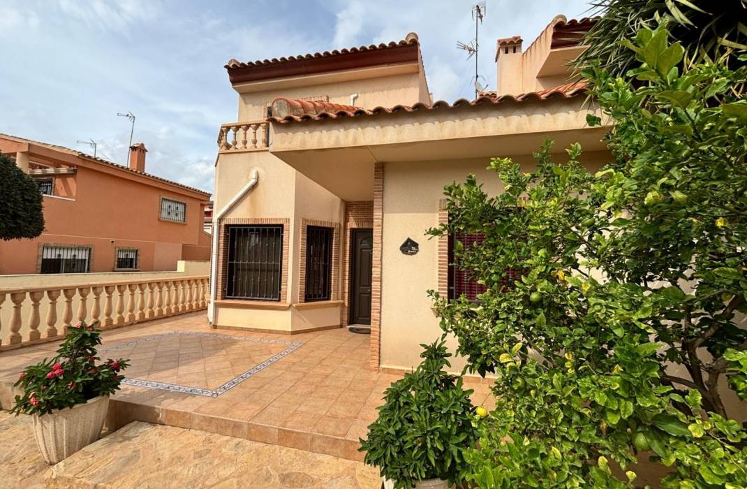 Revente - Vrijstaand Huis / Villa - Torrevieja Centro - Torrevieja