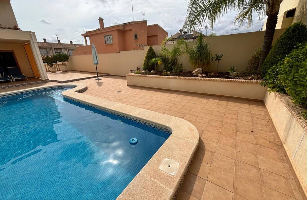 Revente - Vrijstaand Huis / Villa - Torrevieja Centro - Torrevieja