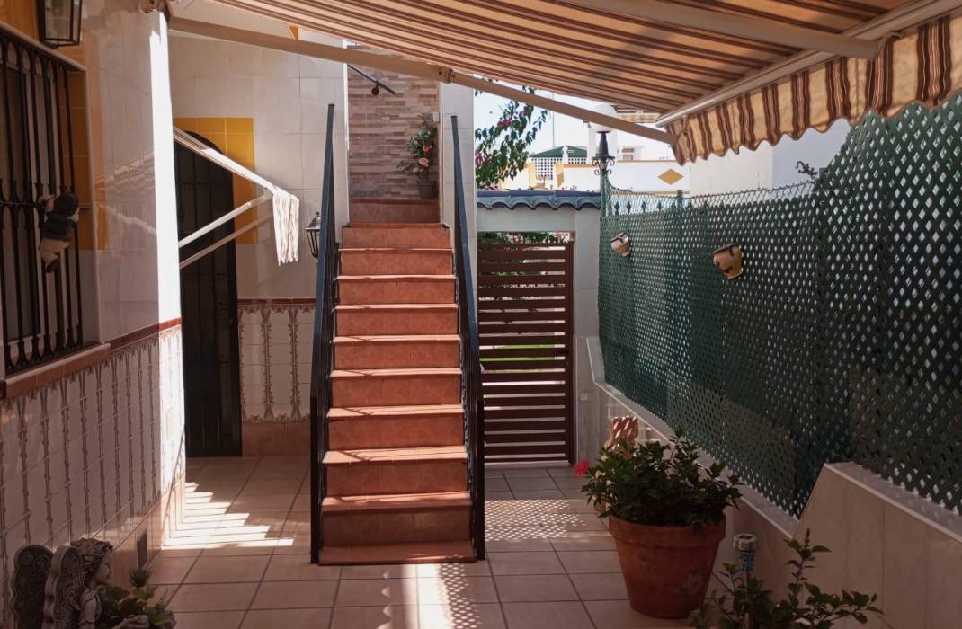 Venta - Bungalow - Torrevieja - Los altos