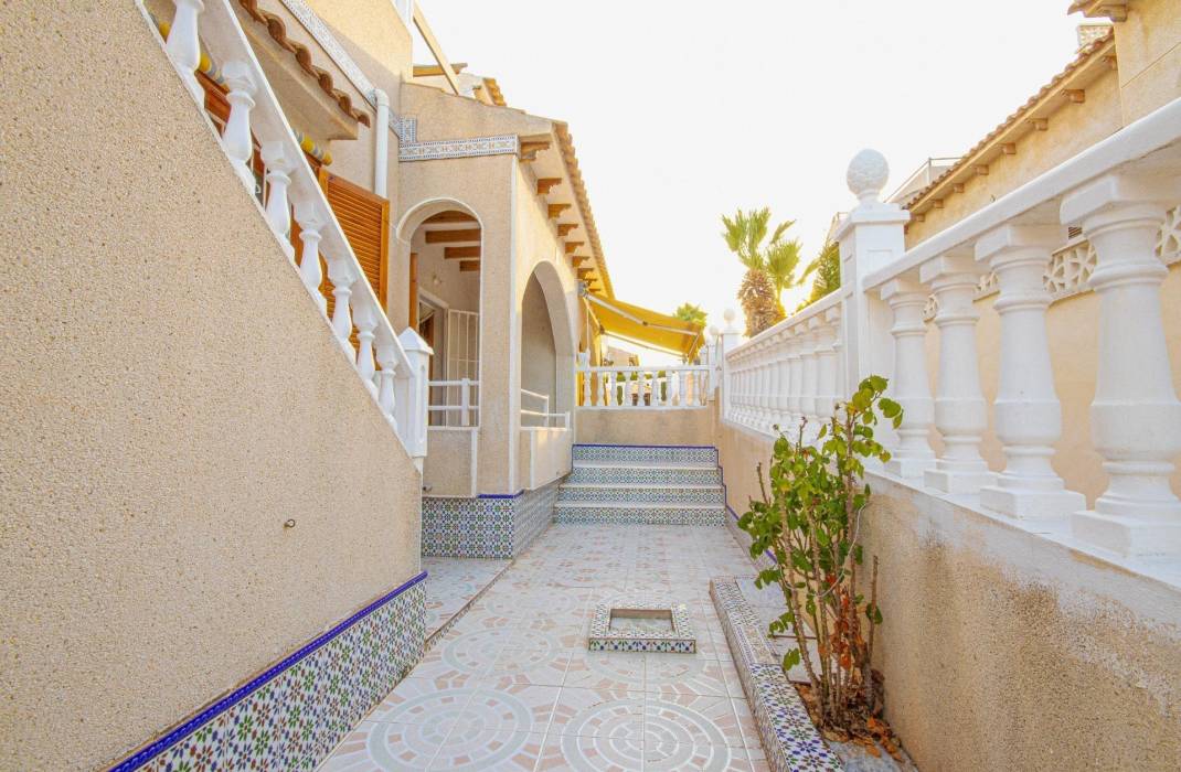 Venta - Bungalow - Torrevieja - Los Balcones - Los Altos del Edén