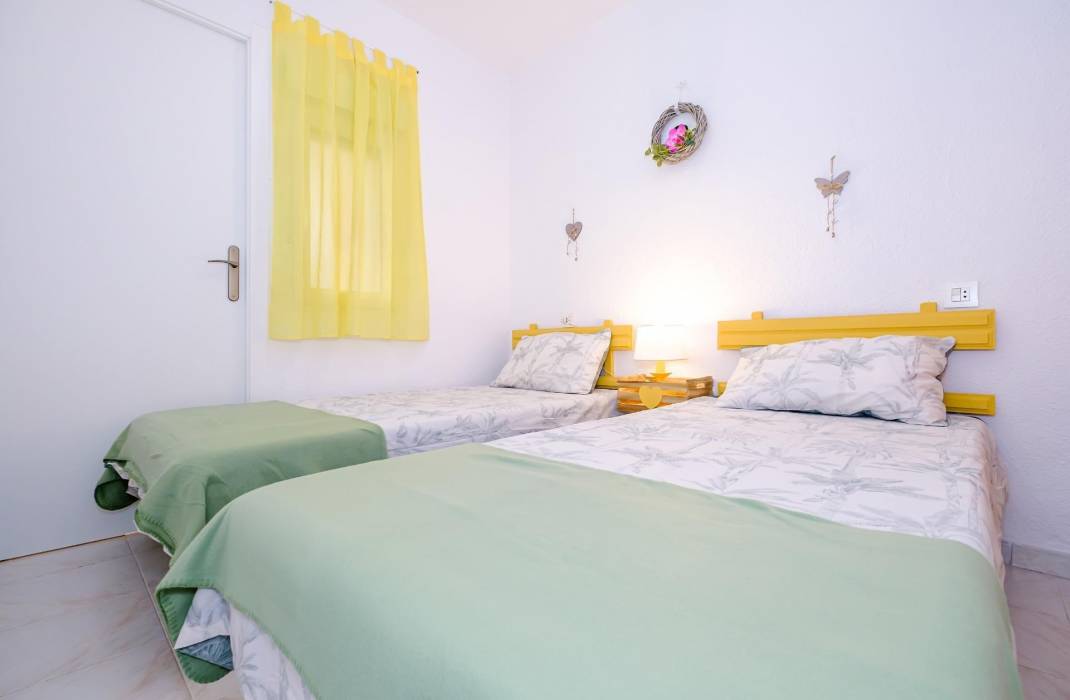 Venta - Bungalow - Torrevieja - Playa de los Naufragos