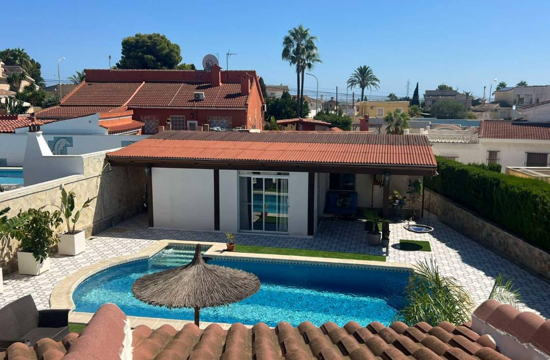 Venta - Casa / Chalet independiente - Ciudad Quesada