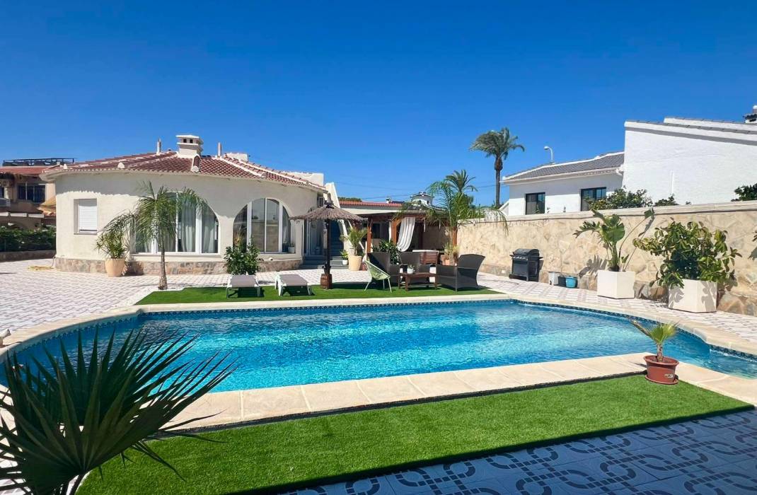 Venta - Casa / Chalet independiente - Ciudad Quesada
