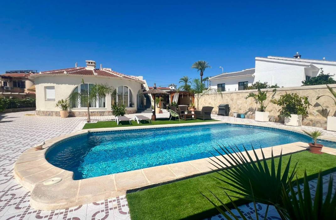 Venta - Casa / Chalet independiente - Ciudad Quesada