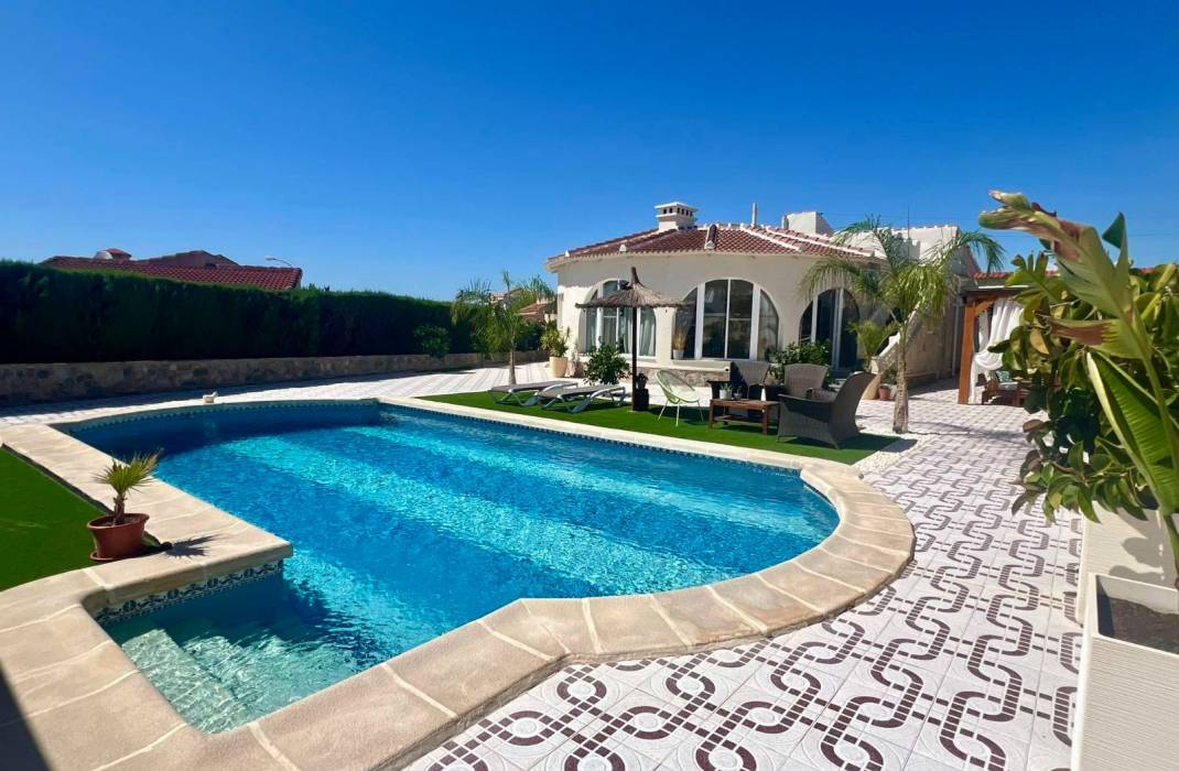Venta - Casa / Chalet independiente - Ciudad Quesada