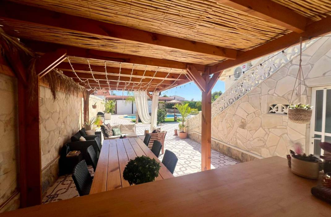 Venta - Casa / Chalet independiente - Ciudad Quesada