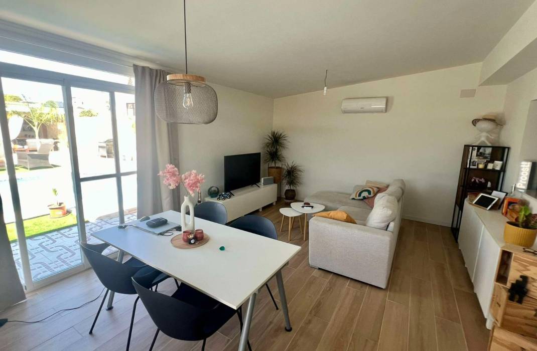 Venta - Casa / Chalet independiente - Ciudad Quesada