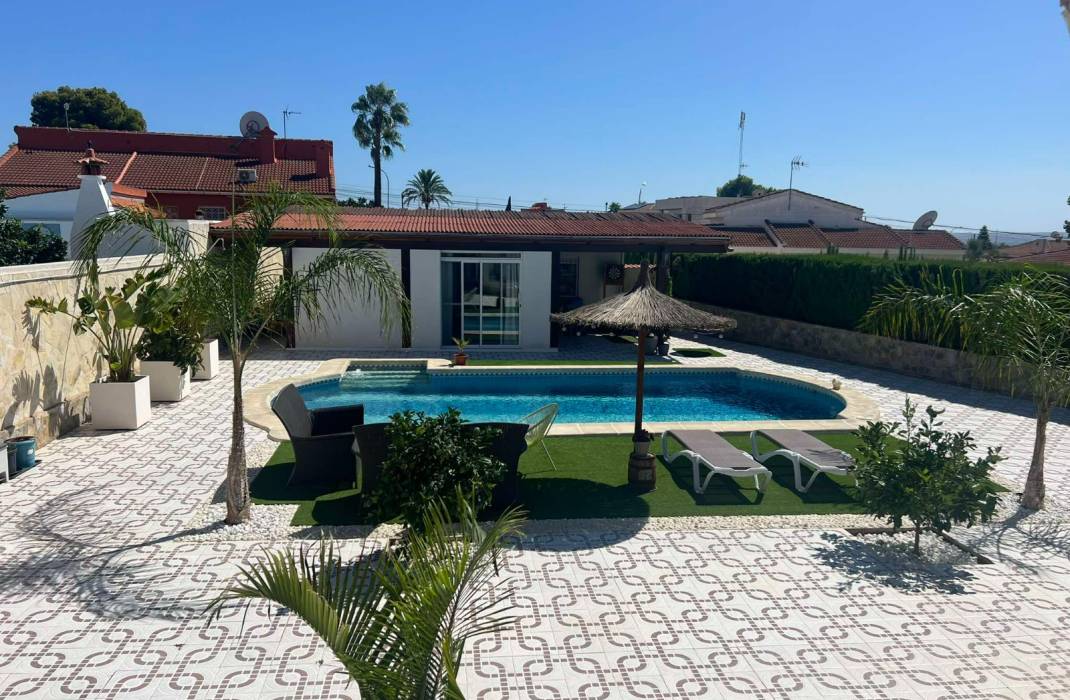 Venta - Casa / Chalet independiente - Ciudad Quesada