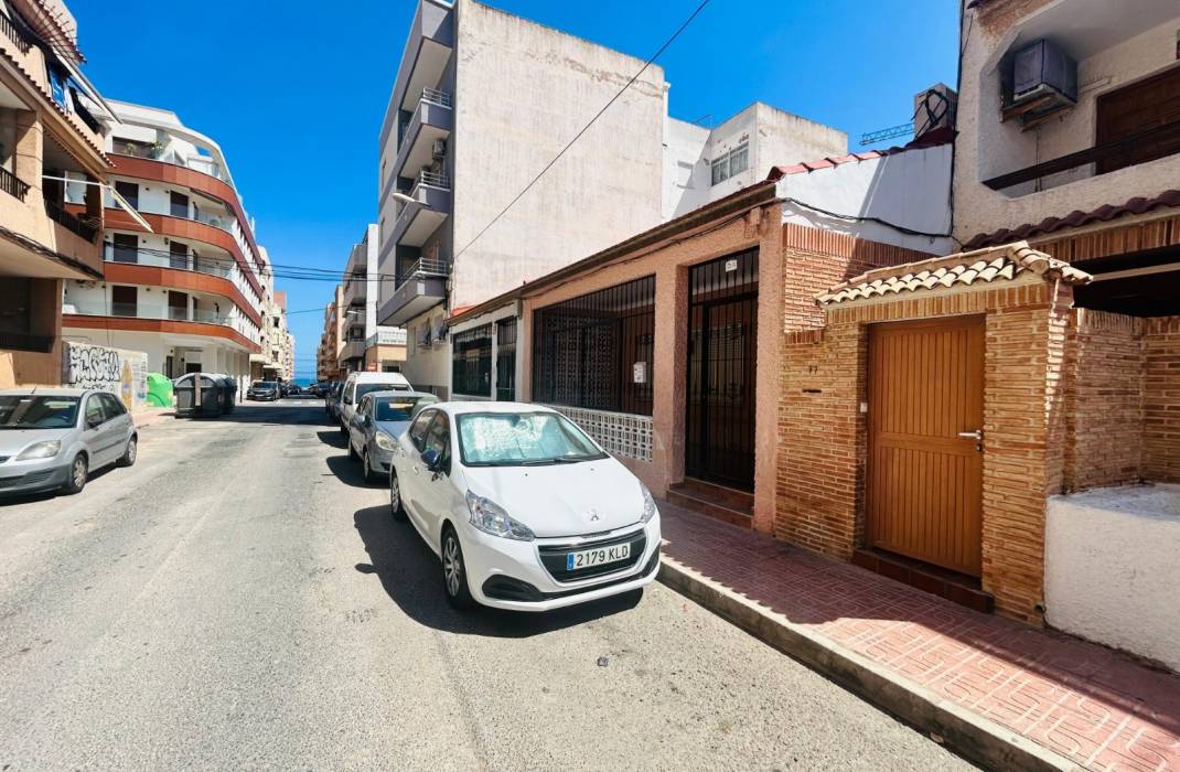 Venta - Chalet - Torrevieja - Playa de los Locos