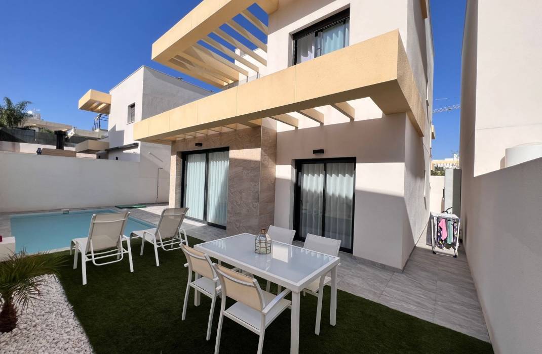 Venta - House - Detached Villa - Los Montesinos - Los Montesinos - Urb. La Herrada