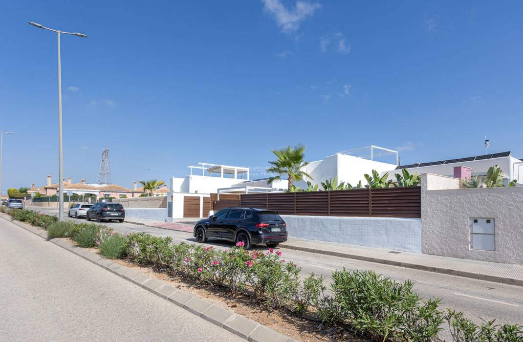 Venta - House - Detached Villa - Los Montesinos - Los Montesinos - Urb. La Herrada