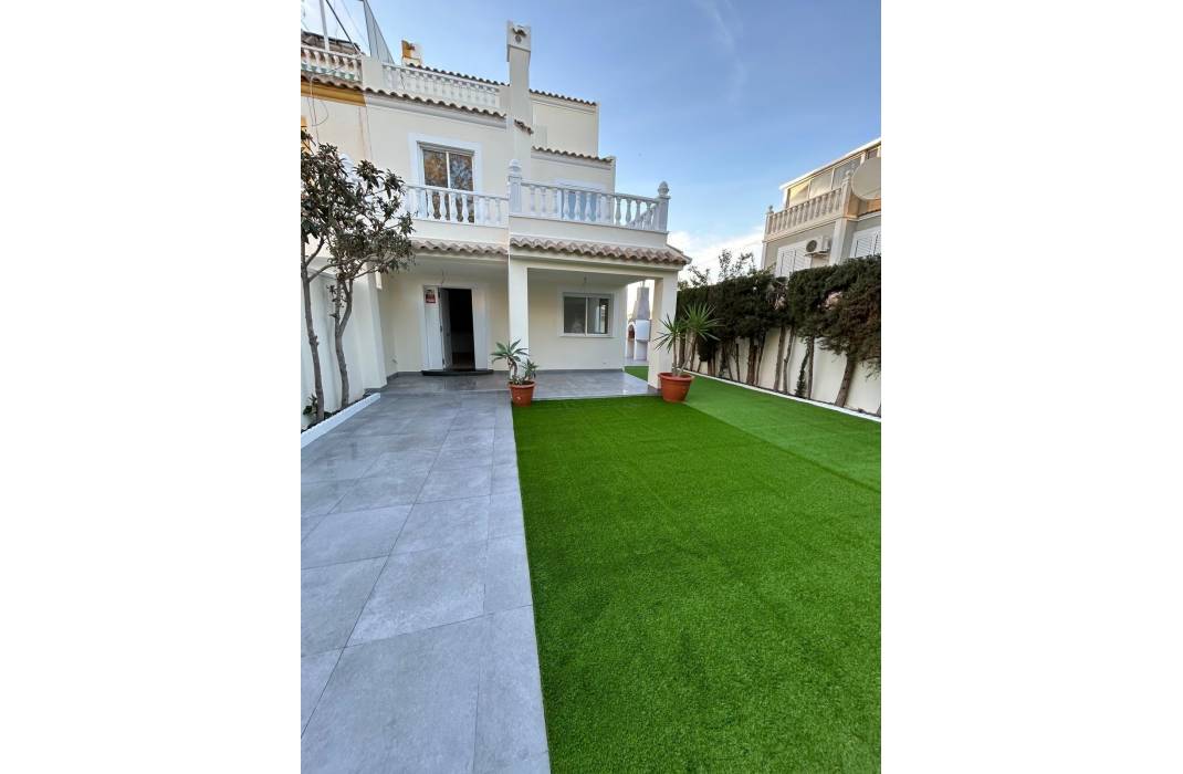 Venta - Terraced house - Torrevieja - Parque las naciones