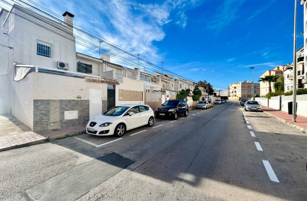 Venta - Townhouse - Torrevieja/Calas Blancas