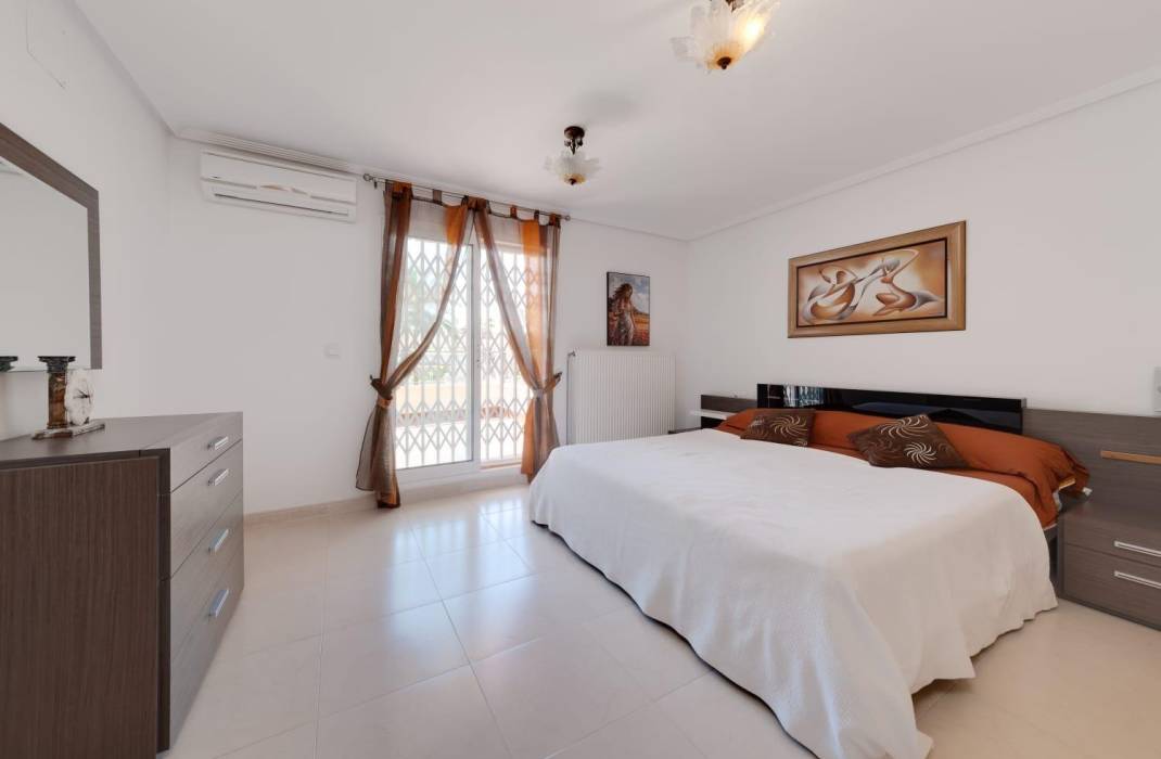 Venta - Villa - Orihuela Costa - Punta Prima