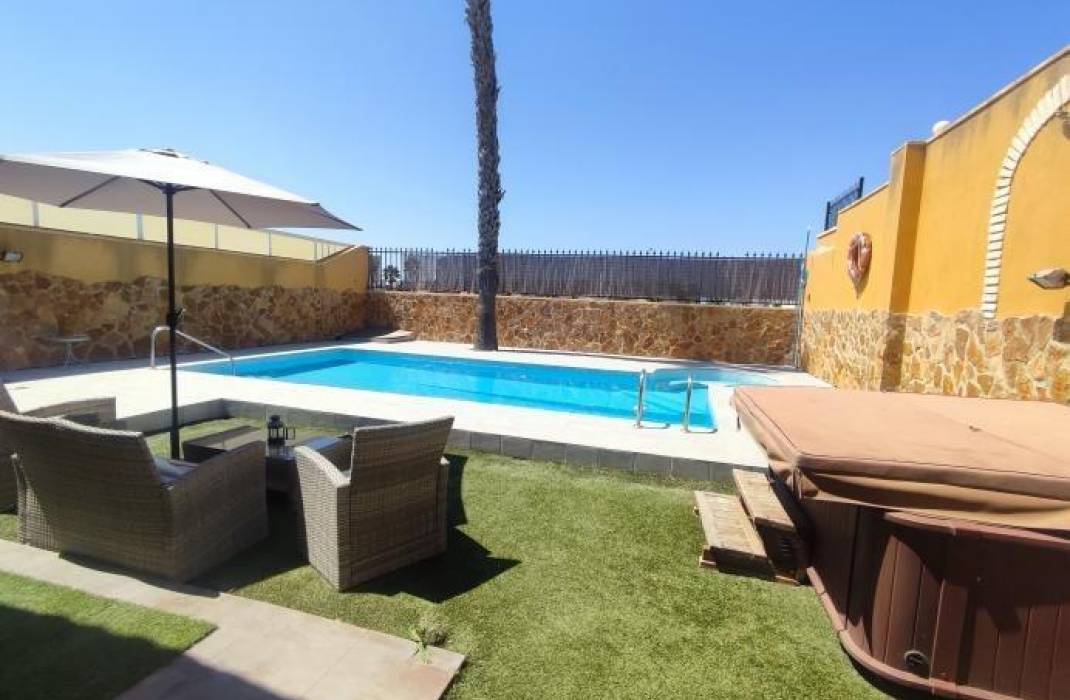 Venta - Villa - Torrevieja - Aguas nuevas 1