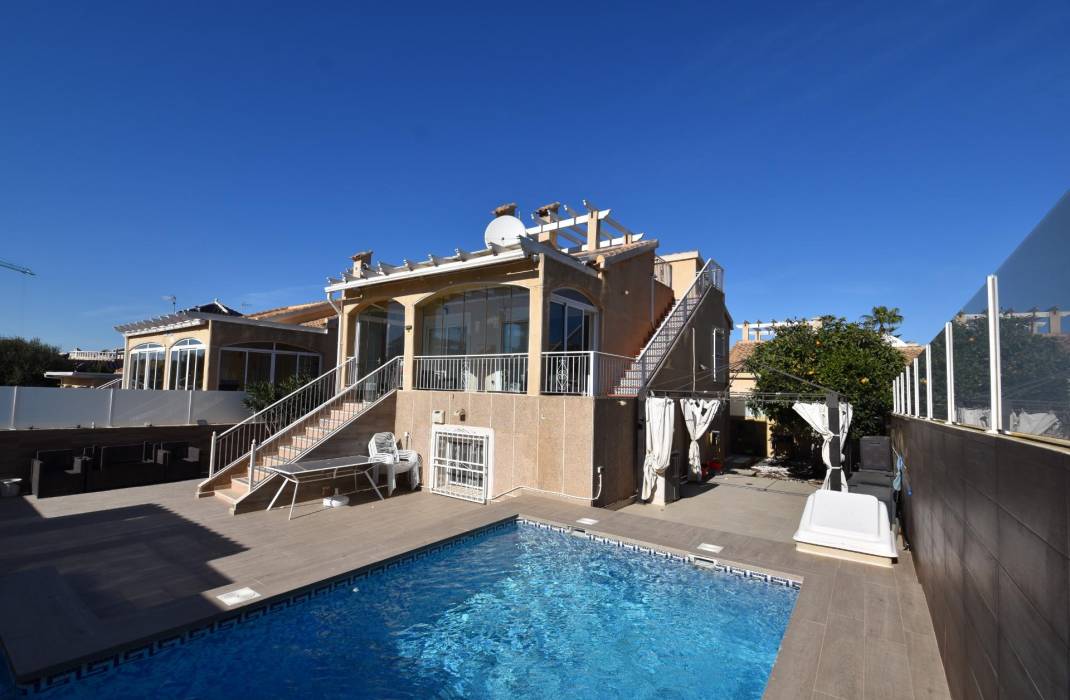 Venta - Villa - Torrevieja - Los altos