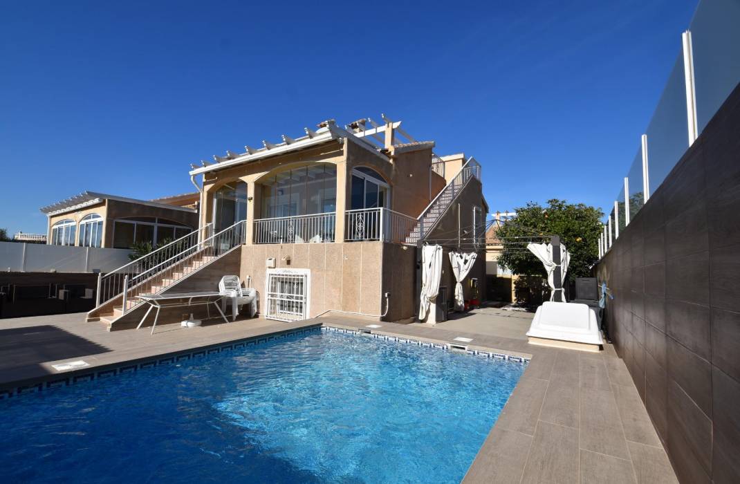 Venta - Villa - Torrevieja - Los altos