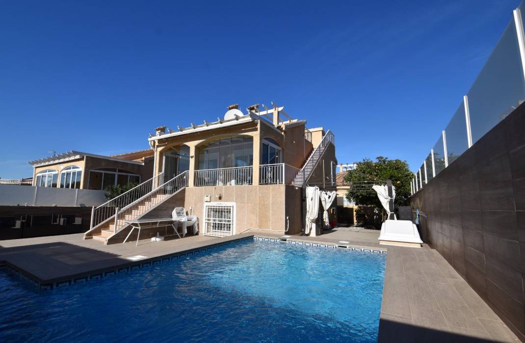 Venta - Villa - Torrevieja - Los altos