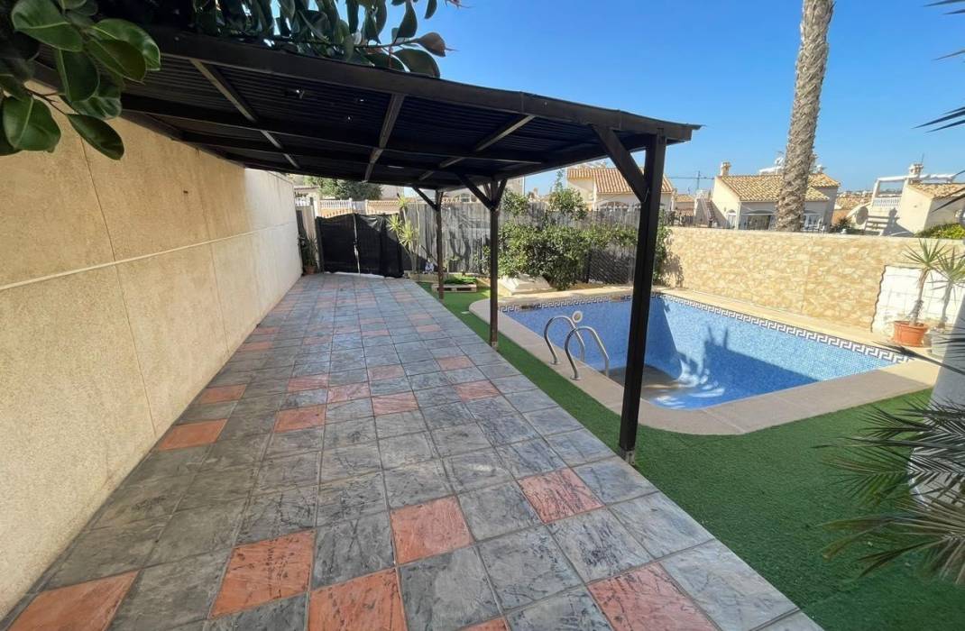 Venta - Villa - Torrevieja - Los altos