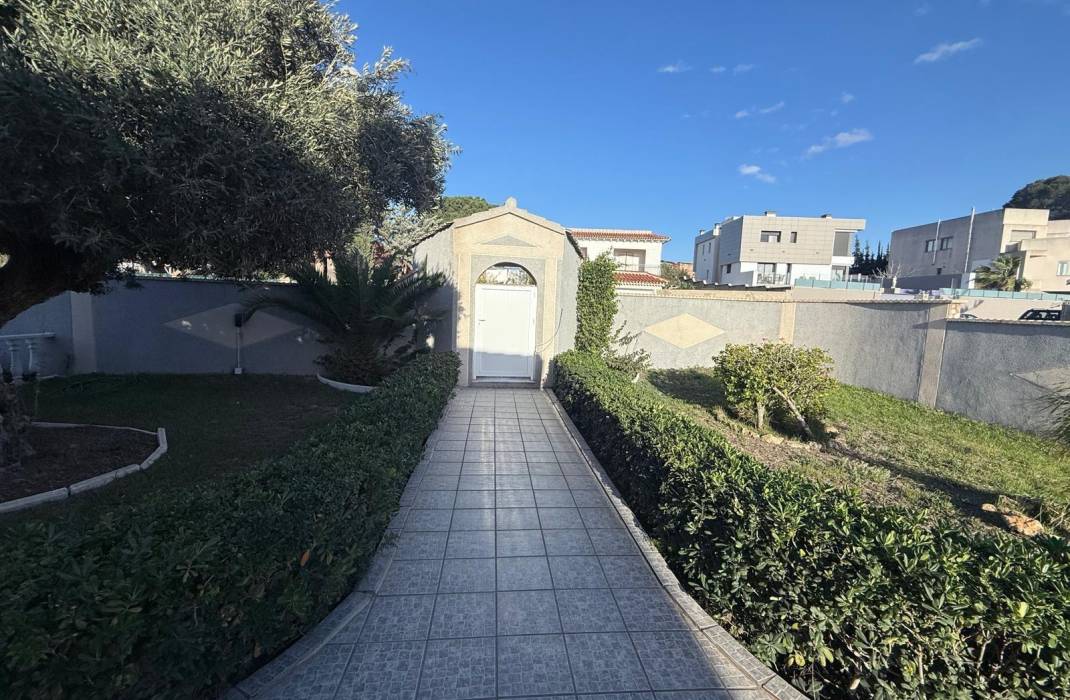 Venta - Villa - Torrevieja - Los Balcones - Los Altos del Edén