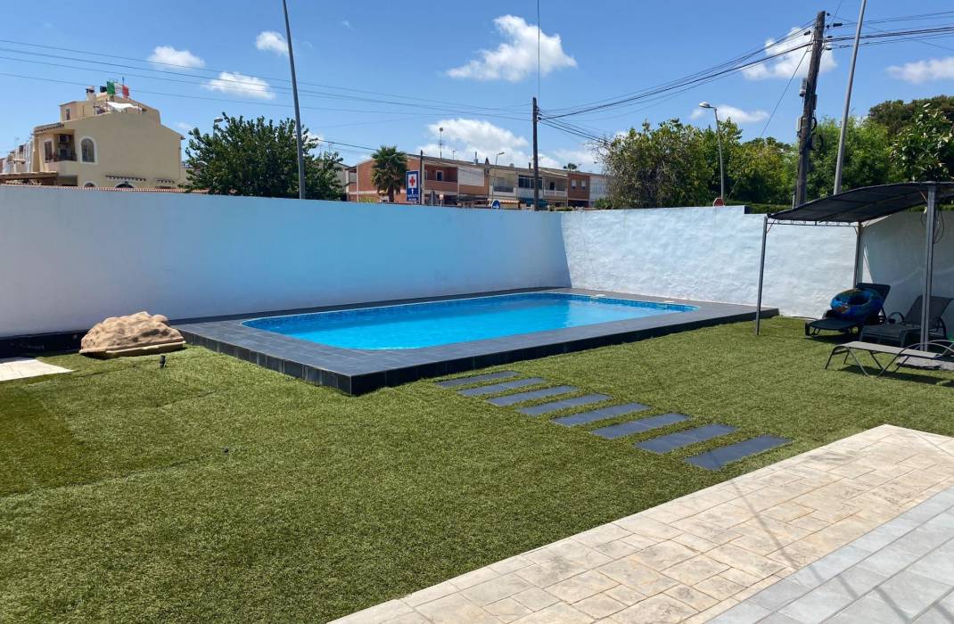 Venta - Villa - Torrevieja - Los balcones