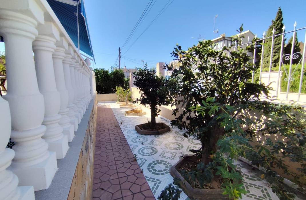 Venta - Villa - Torrevieja - Playa de los locos