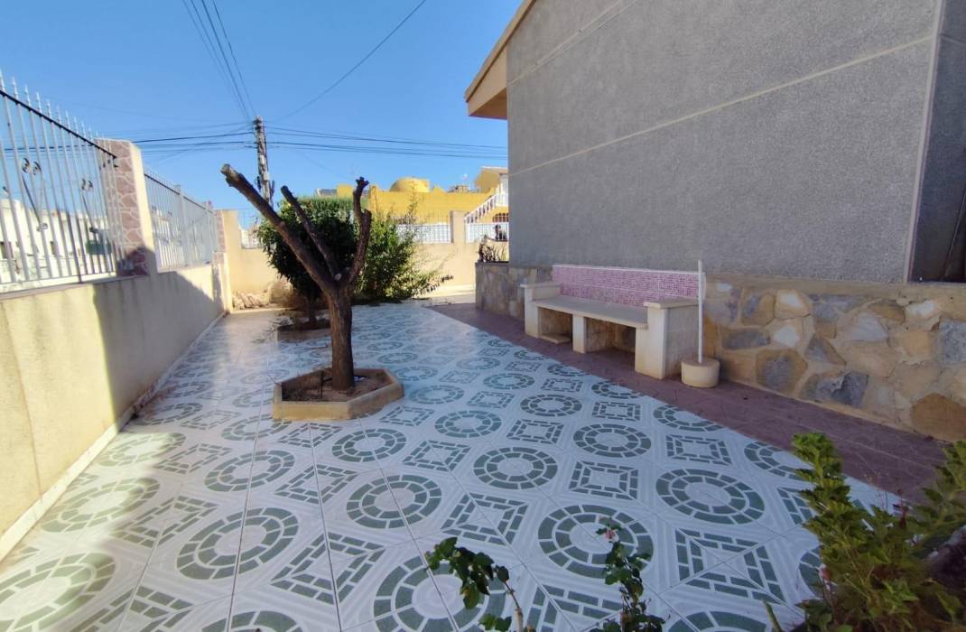 Venta - Villa - Torrevieja - Playa de los locos