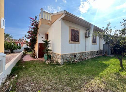 Villa - Resale - Orihuela Costa - Punta Prima