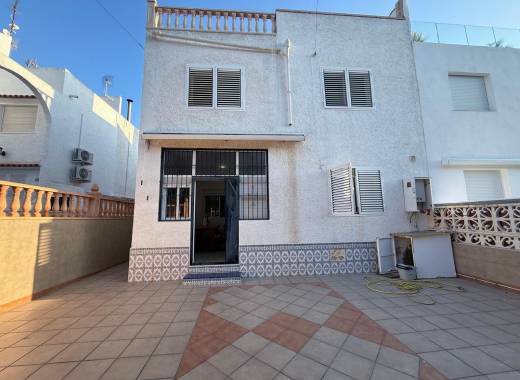 Villa - Resale - Torrevieja - Centro