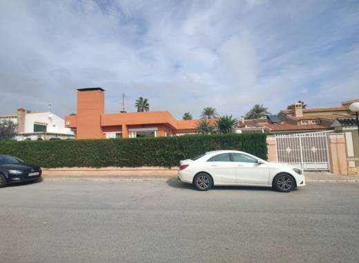 Villa - Resale - Torrevieja - La veleta