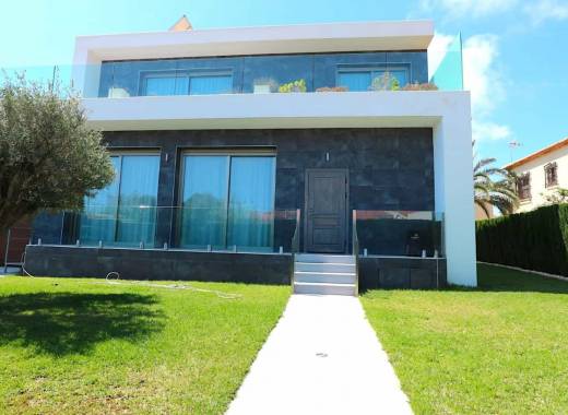 Villa - Resale - Torrevieja - Torrevieja