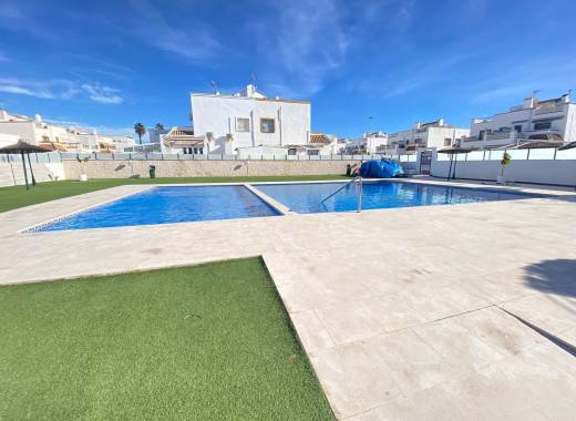 Villa - Venta - Torrevieja - JJT-32640