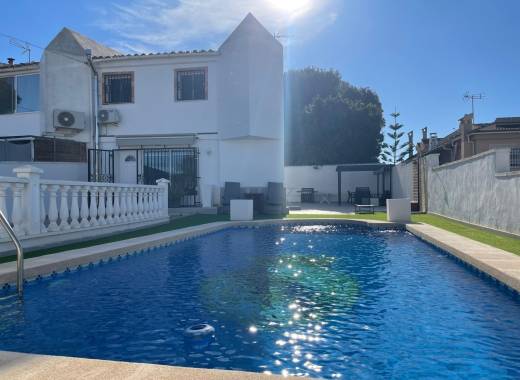 Villa - Venta - Torrevieja - Los Balcones - Los Altos del Edén